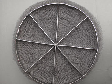 Rajutan mesh demister pad dalam bentuk bulat dengan grid pelat baja